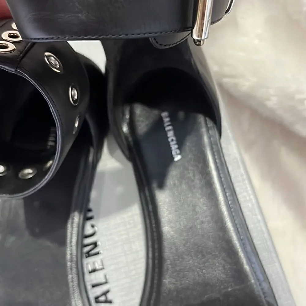 Balenciaga sandals   - Picture 4 of 10